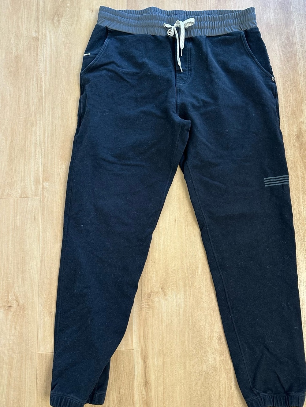 Men's Vuori Black  Drawstring Jogger Pants - Comfortable Casual Fit